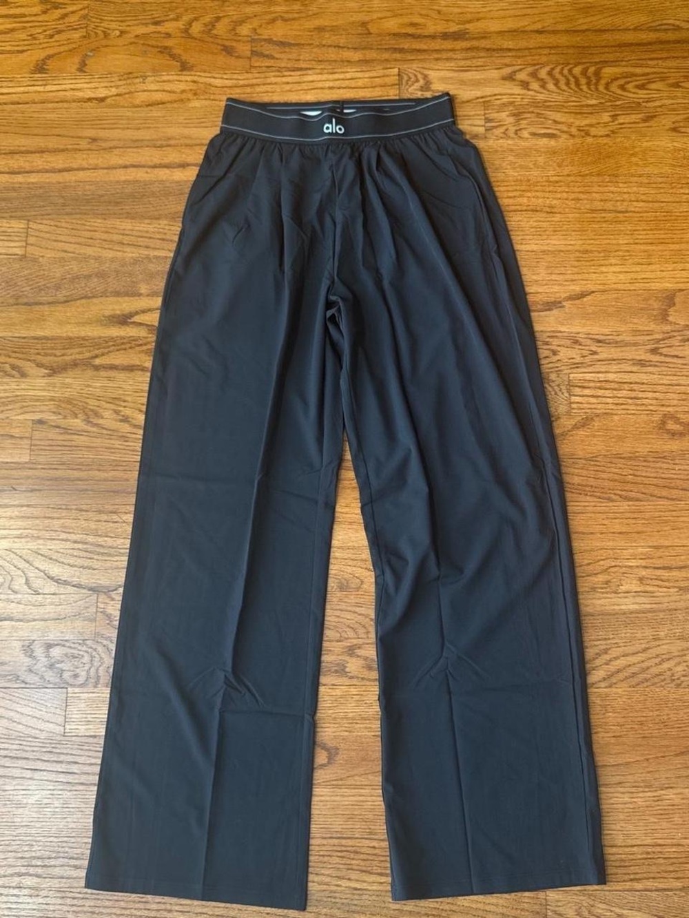 ALO Yoga Men's Black Wide-Leg Jogger Pants